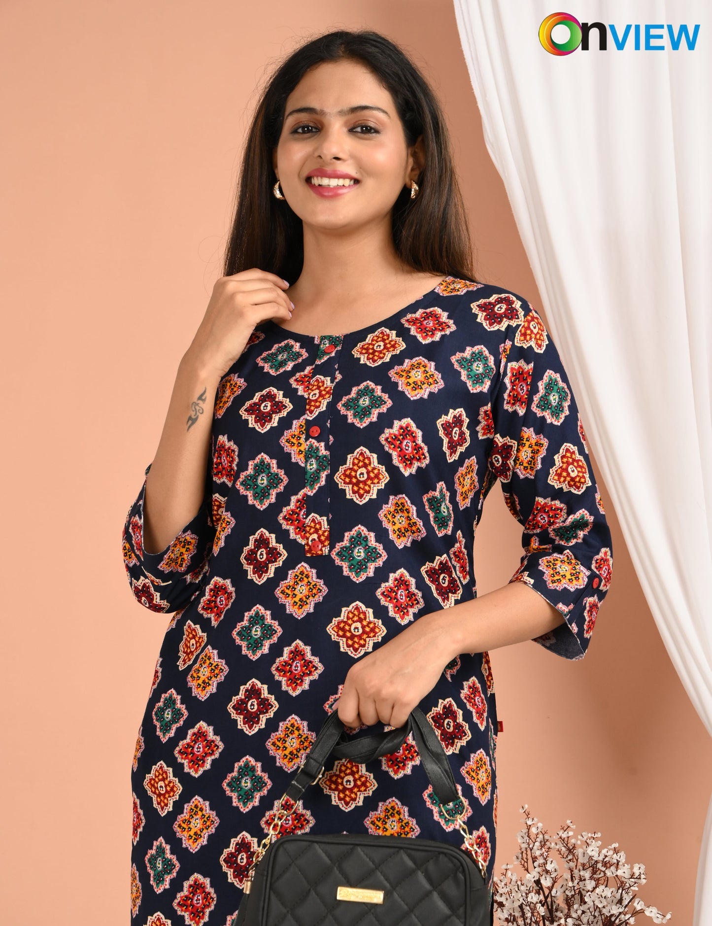 ONVIEW | 443 | ROUND NECK WITH POCKET