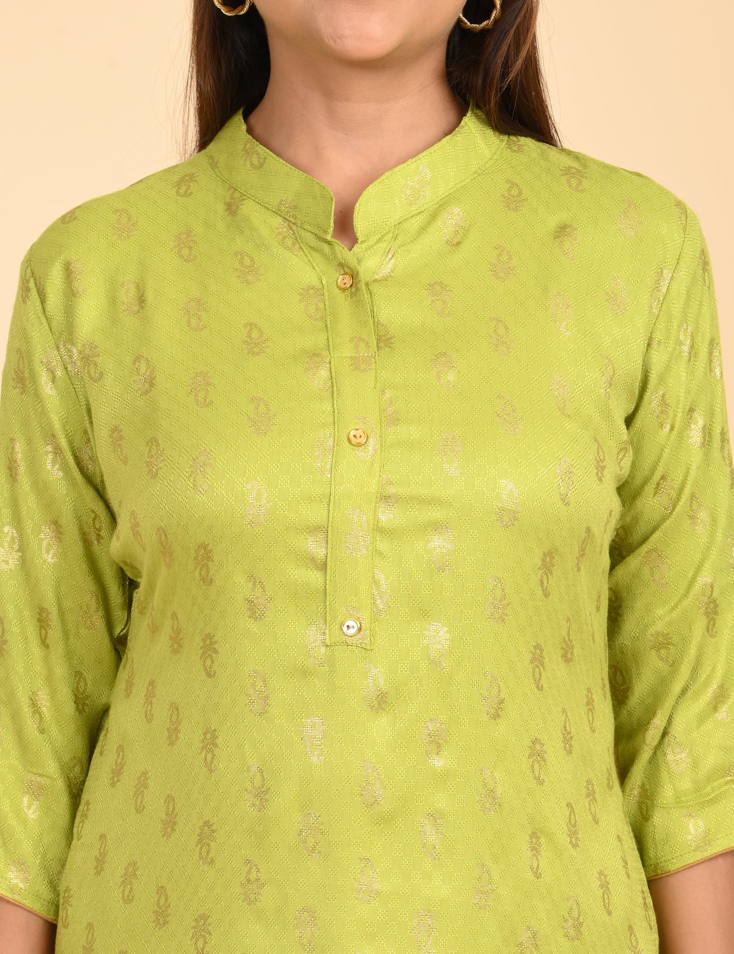 COLLAR NECK